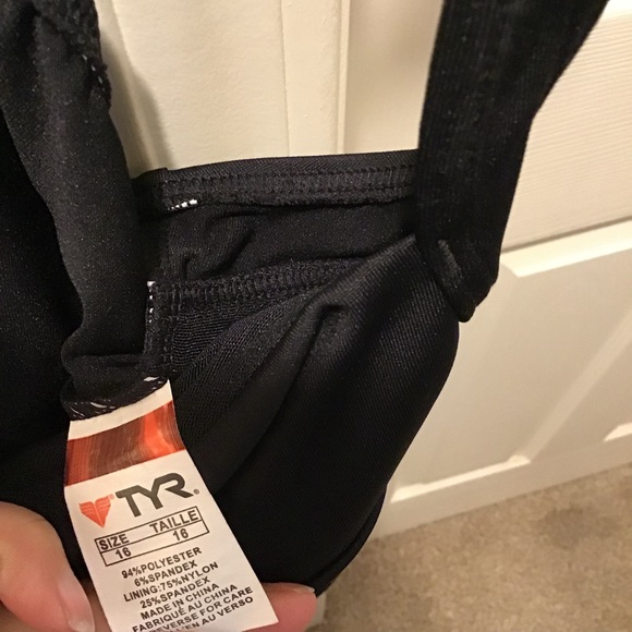 🦋TYR SWIM TOP (AB) - Picture 3 of 4